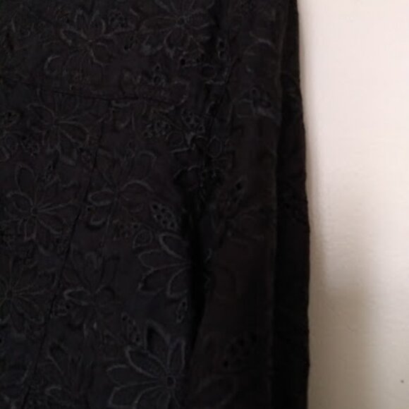 Black Floral Linen Lace Jacket with Front Pockets and Collar - Picture 15 of 15